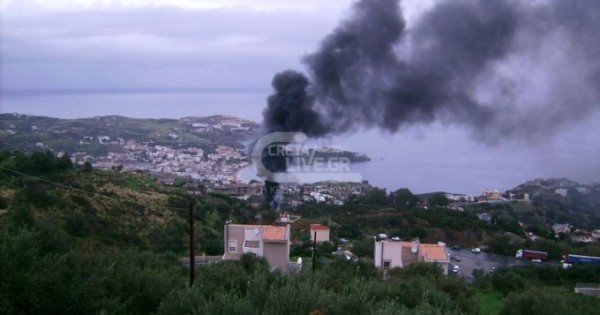 Κρήτη: Δύο νεκροί σε έκρηξη φλεγόμενου ασθενοφόρου